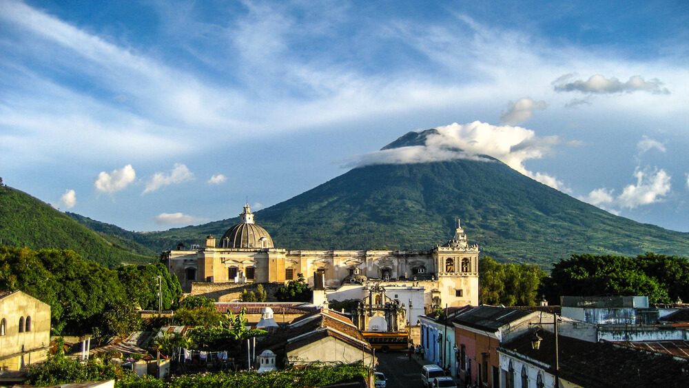Antigua Guatemala, Volcano
