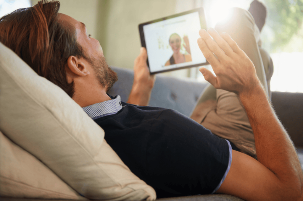 long distance relationship facetiming